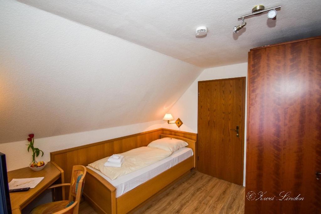 Hotel Zwei Linden - Links Der Elbe - Niedersachsen Balje Exterior foto
